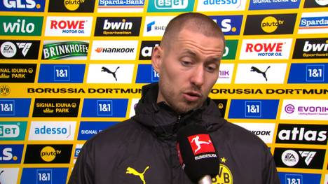 Waldemar Anton erzielt gegen Stuttgart ein Eigentor und wird auch noch von den VfB-Fans ausgepfiffen. Nach dem Spiel spricht er über seinen unschönen Nachmittag. 