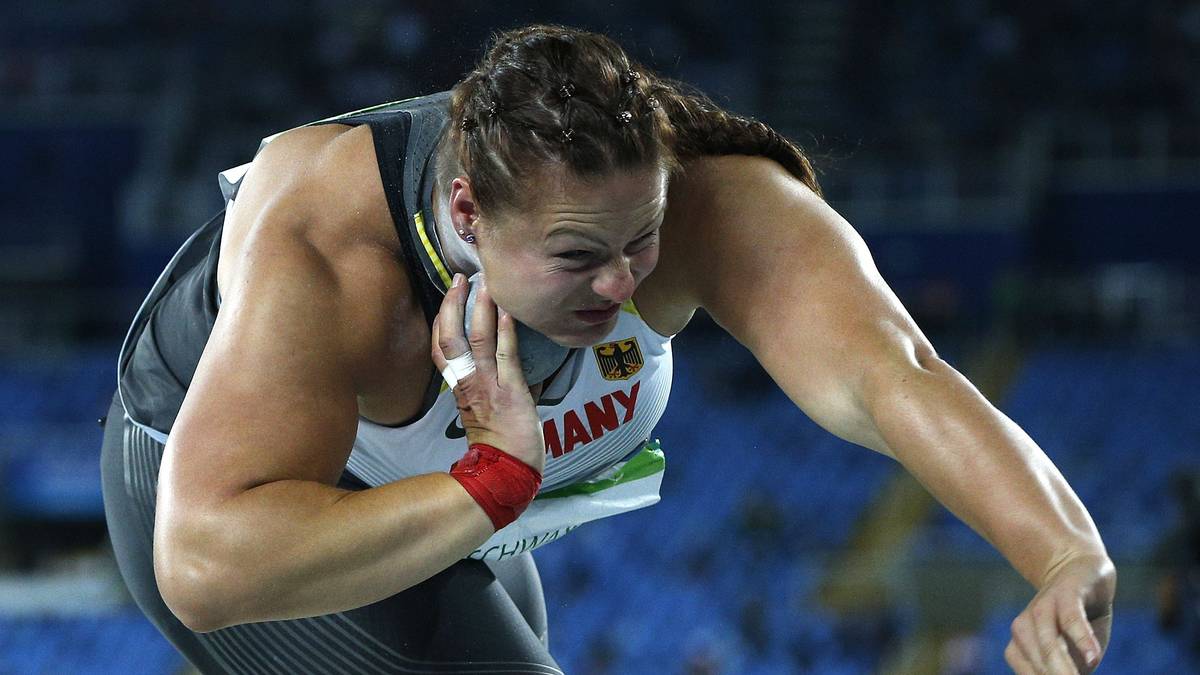Kugelstoßen - CHRISTINA SCHWANITZ: Die Mutter von Zwillingen ist eine der Athletinnen, mit den größten Gold-Chancen. Als einzige Frau hat sie in diesem Jahr über 20 Meter gestoßen. Der Schock über ihren Auffahrunfall sollte überwunden sein. SPORT1-Prognose: Gold