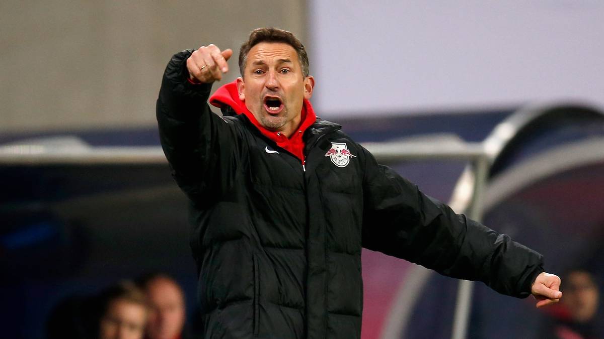 Achim Beierlorzer konnte im Jahre 2014 die besten Noten vorweisen. Seitdem war er bei RB Leipzig angestellt. Er betreute mehrere Juniorenteams des Bundesligisten und war auch zeitweise als Interimstrainer der Profis tätig. Aktuell coacht Beierlorzer den SSV Jahn Regensburg in Liga zwei