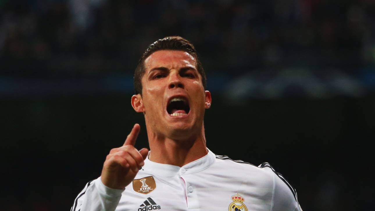 Real Madrid CF v FC Schalke 04 - UEFA Champions League