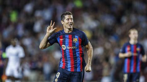 Robert Lewandowski mit glänzender Leistung bei seinem Champions-League-Debüt für den FC Barcelona. Gegen Viktoria Pilsen trifft er gleich mehrfach und schreibt damit Geschichte. 