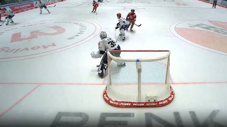Die Highlights der Eishockey-Partie Augsburger Panther - Schwenninger Wild Wings aus der DEL im Video.