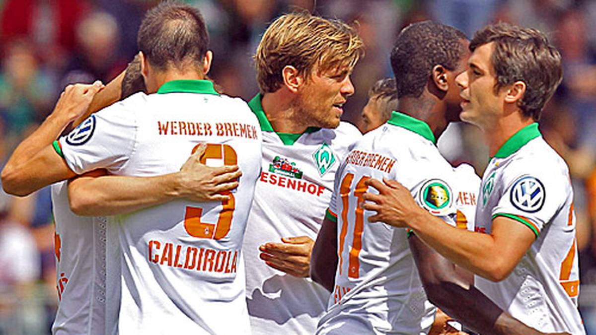 Größere Mühe hat Werder Bremen mit Viertligist SV Illertissen. Erst in der Verlängerung bescheren Tore von Assani Lukimya und Davie Selke der Elf von Robin Dutt einen 3:2-Sieg