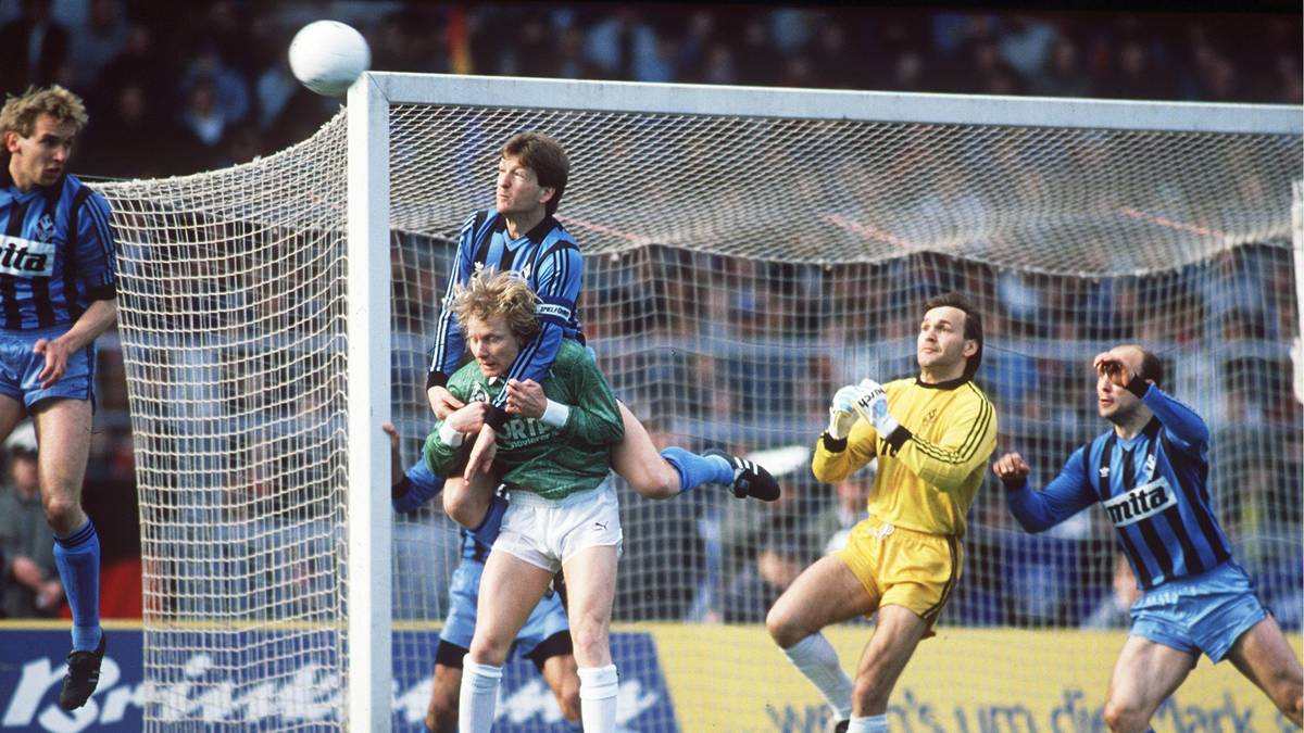 SV WALDHOF MANNHEIN (hier Torwart Uwe Zimmermann): 7 Jahre - zuletzt 1989/90