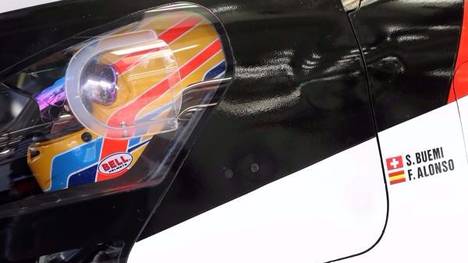Fernando Alonso verbrachte den gesamten Testtag am Steuer des Toyota TS050