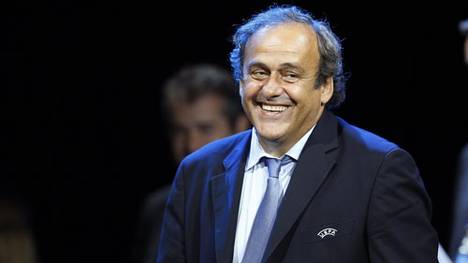 In Monaco steht nach der Auslosung der Champions-League-Gruppen mal wieder die Wahl zum Fußballer und zur Fußballerin des Jahres in Europa an. UEFA-Präsident Michel Platini ist als Gastgeber bester Laune