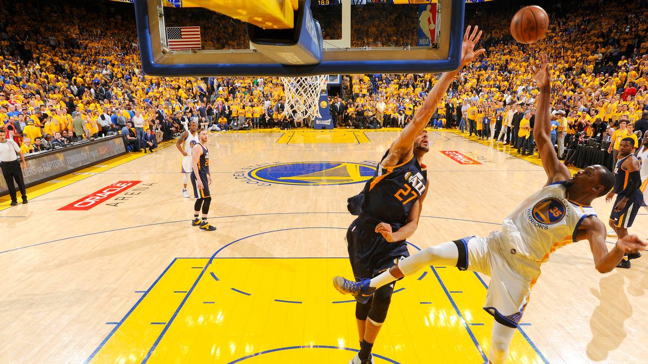 Warriors marschieren weiter