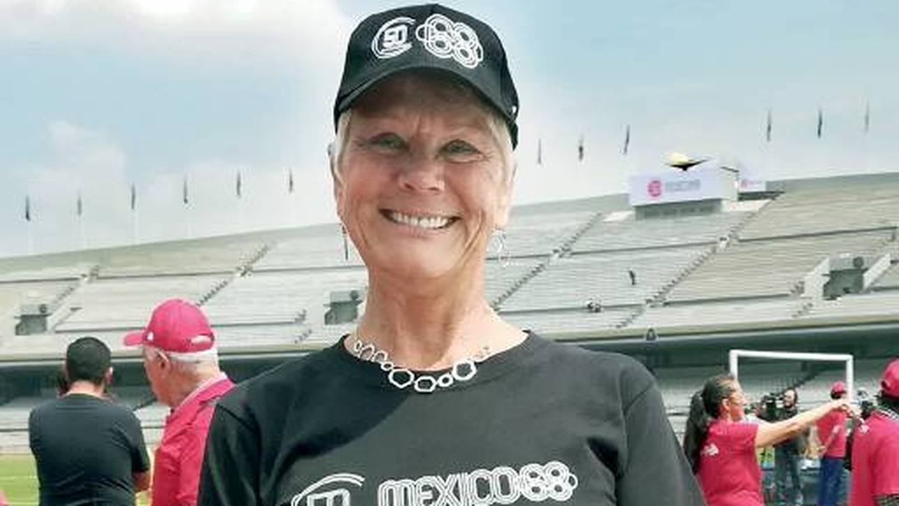 Debbie Meyer bei einer Jubiläumsveranstaltung ihres Dreifach-Siegs im Jahr 2018