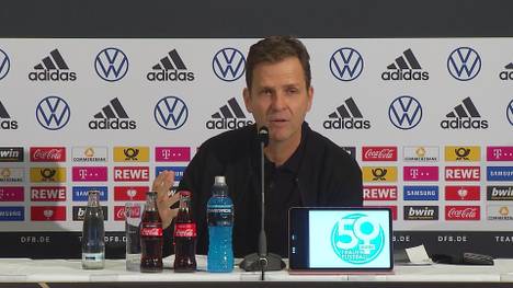 Die deutsche Nationalmannschaft ist derzeit oftmals scharfer Kritik ausgesetzt. Zu unrecht meint Oliver Bierhoff, der an die Fans appelliert.