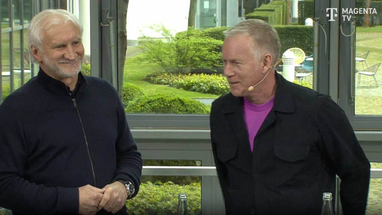 Johannes B. Kerner stellt die Frage aller Fragen - Rudi Völler grinst