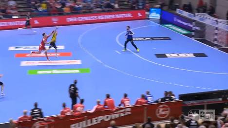 Melsungen kann im letzten Spiel vor der EM-Pause noch einmal ein Erfolgserlebnis feiern. Angeführt von Torhüter Palasics holen die Hessen den Sieg gegen Stuttgart, das wiederum für eines der Highlights sorgt. Die Highlights der Handball-Bundesliga im Video.