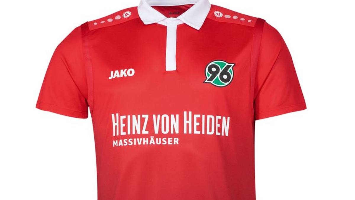 HANNOVER 96: Das Rot ist ein wenig heller, dazu kommt ein Farbverlauf unten am Trikot und ein weißer Hemdkragen: aber der klassische rote Look des Heimtrikots bleibt