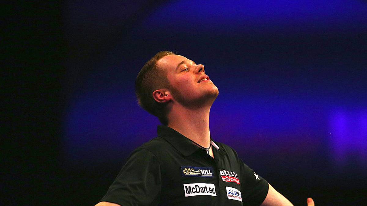 Taylor hält vor allem von Hopp sehr viel: "Ich denke, Max ist großartig. Ich liebe ihn. Er hat einen schönen Stil. Die anderen beiden kenne ich erst seit einer kurzen Weile. Sie können alle Darts spielen und können Sie auch die WM gewinnen? Ja, ich denke schon. Aber Max hat ein wenig mehr Erfahrung als die anderen beiden"