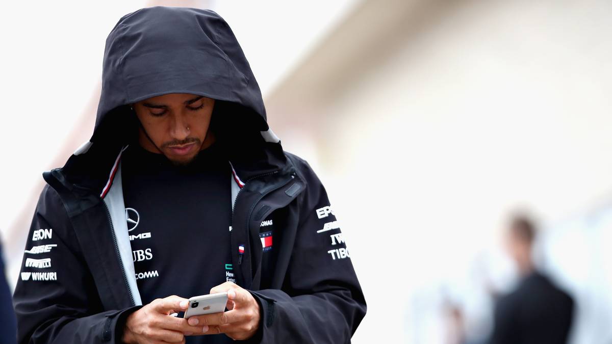 H wie Hai: Hamilton weigert sich, im offenen Meer zu schwimmen - weil er Angst vor dem Raubfisch hat