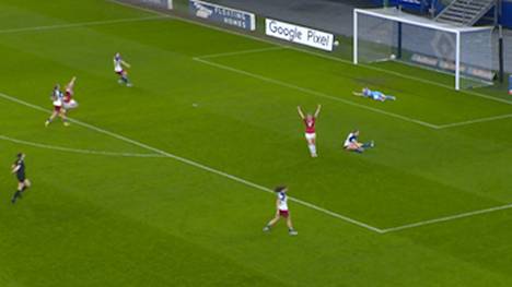 Der Hamburger SV kassiert in der Google Pixel Frauen-Bundesliga die nächste Pleite. Die Kölnerinnen besiegen die Hamburgerinnen deutlich.