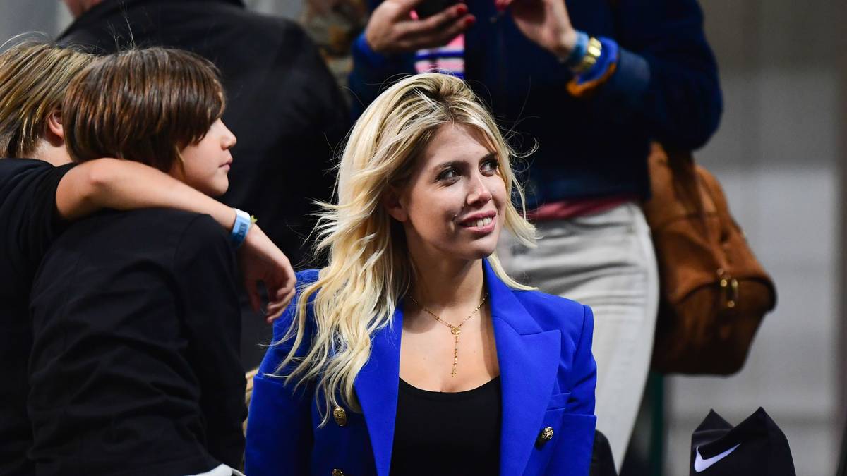 Nebenbei arbeitet sie außerdem als Moderatorin. Im September 2018 ersetzte sie Melissa Satta als Moderatorin der Sport-Talk-Show "Tiki Taka – Il calcio é il nostro gioco", die auf den TV Sendern Italia 1 und Canale 5 ausgestrahlt wird 