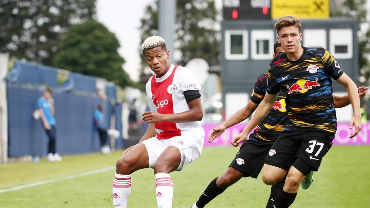 Sidney Raebiger wurde gegen Ajax Amsterdam eingewechselt