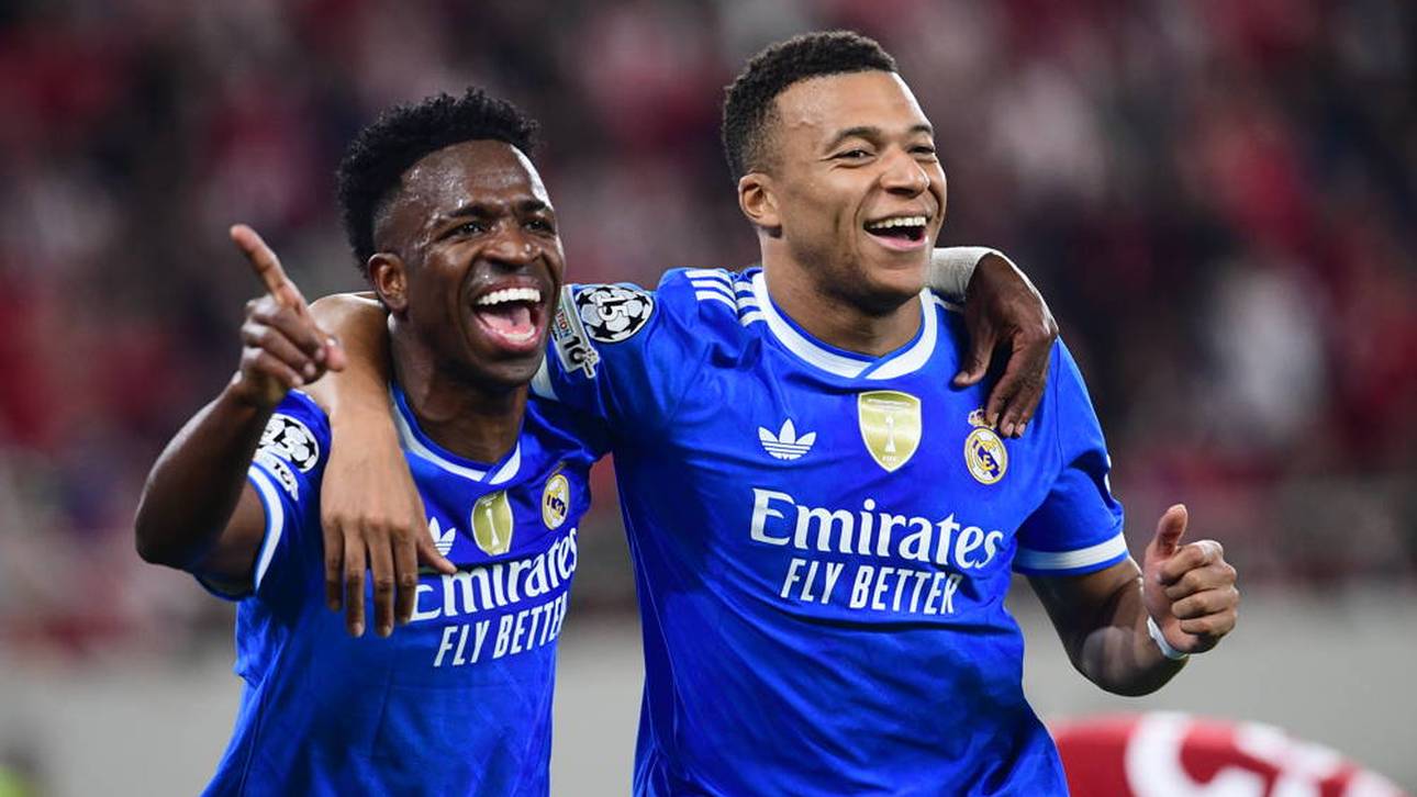 Kylian Mbappé traf (r.) gegen Piräus viermal