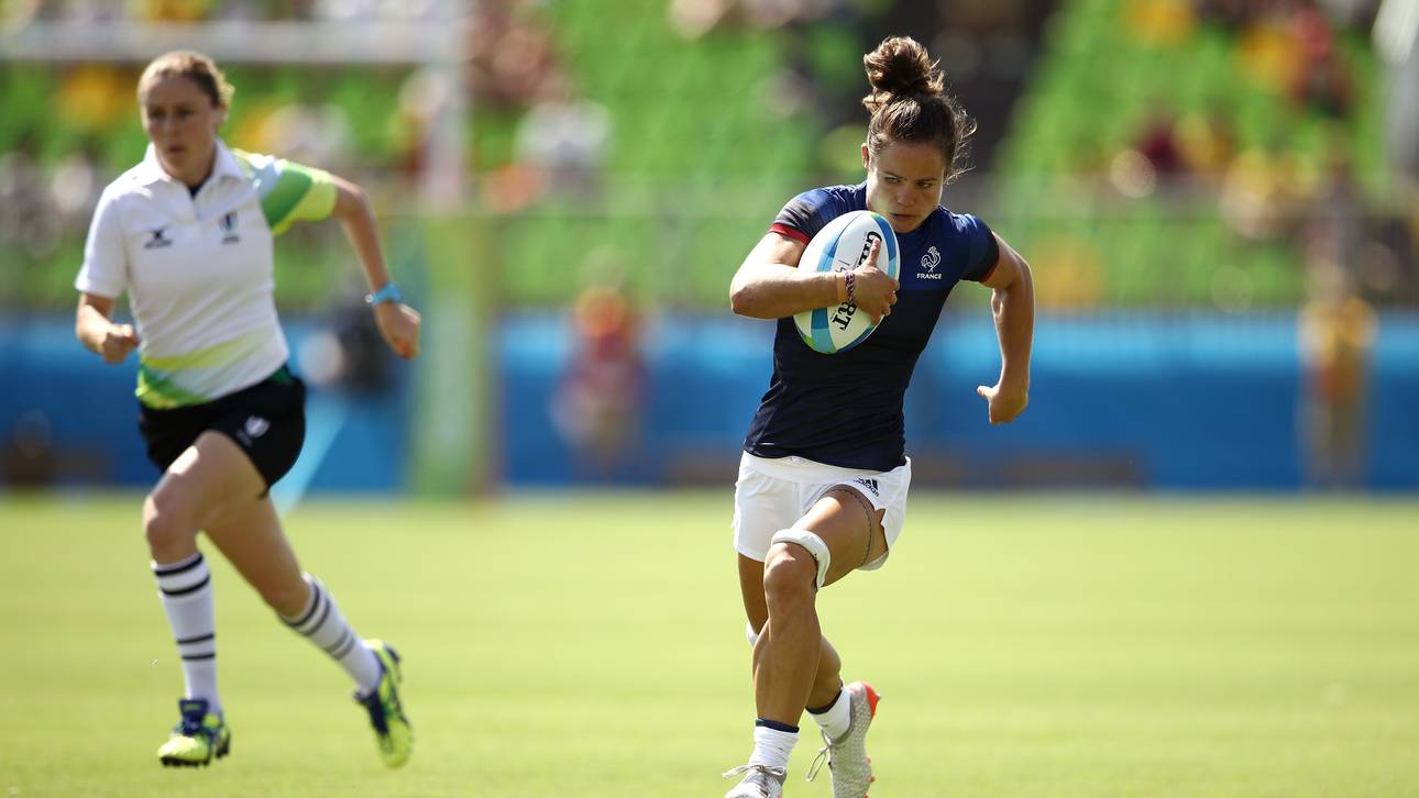 Französin macht erste Rugby-Punkte