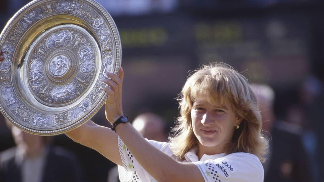 Steffi Graf nach ihrem ersten Sieg in Wimbledon