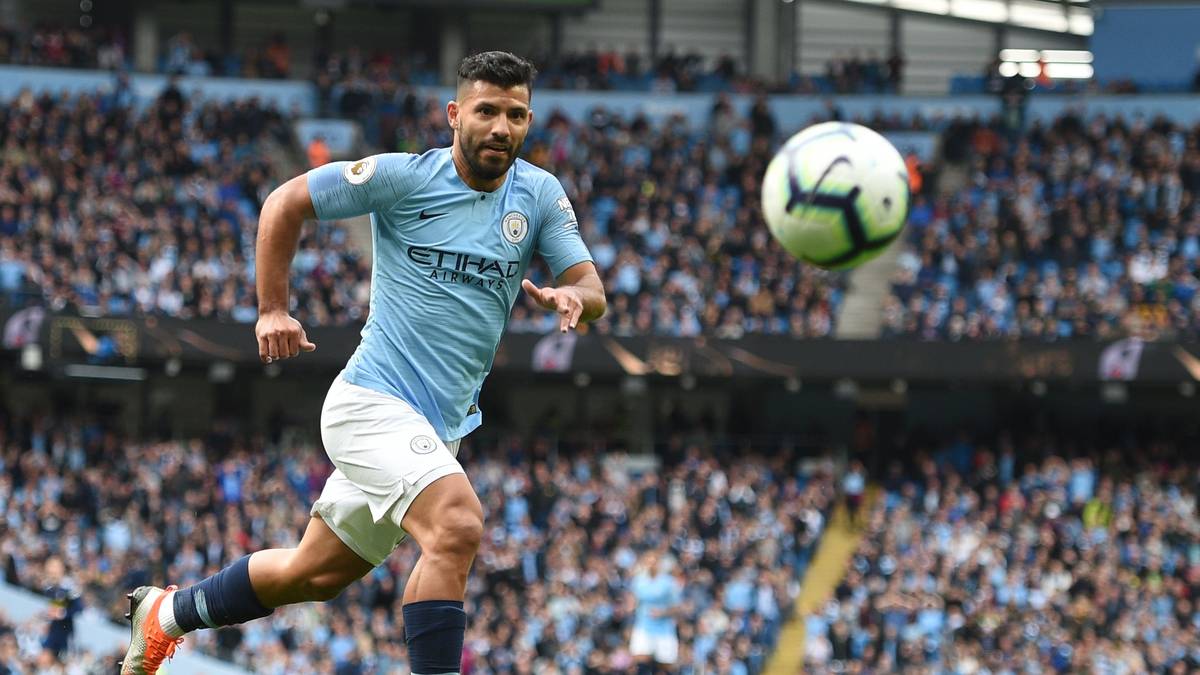 PLATZ 3: Sergio Agüero (Manchester City, 4 Tore) - Natürlich darf ein Stürmer vom Meister nicht fehlen. Der Argentinier erzielte am Wochenende sein viertes Saisontor. Agüero gönnt sich aber auch Pausen, seine übrigen drei Tore erzielte er am 2. Spieltag beim 6:1 gegen Huddersfield