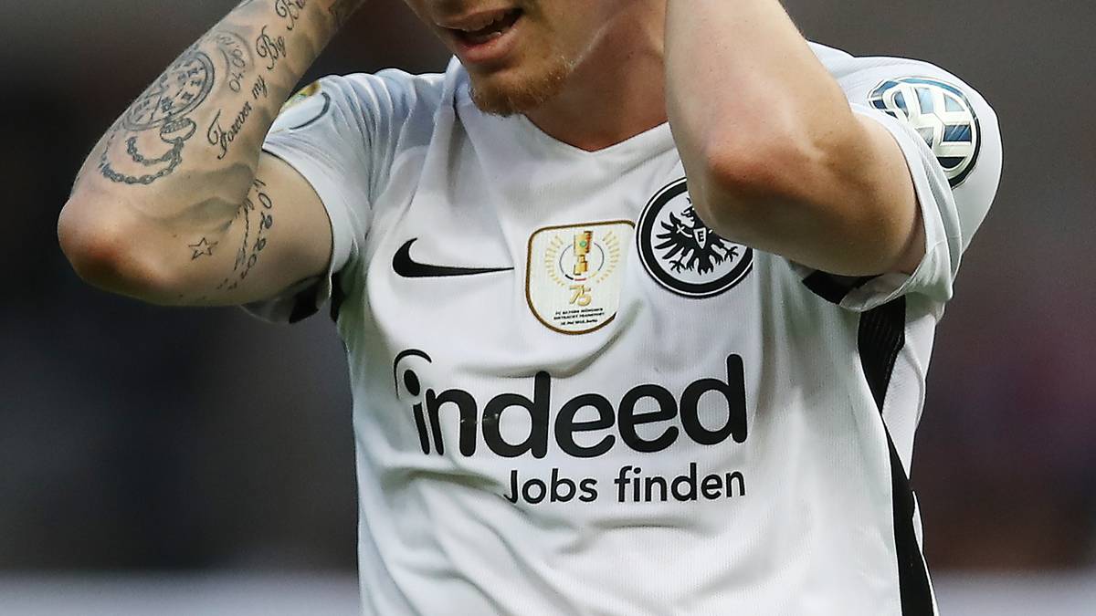 MARIUS WOLF (bis 60.): Wie immer beherzt in den Zweikämpfen und in der Rückwärtsbewegung, dafür aber unglücklich im Spiel nach vorne. Konnte bis auf einen misslungenen Kopfball (44.) keine Akzente setzen. Musste nach einer guten Stunde für Gacinovic weichen - SPORT1-Note: 3,5 