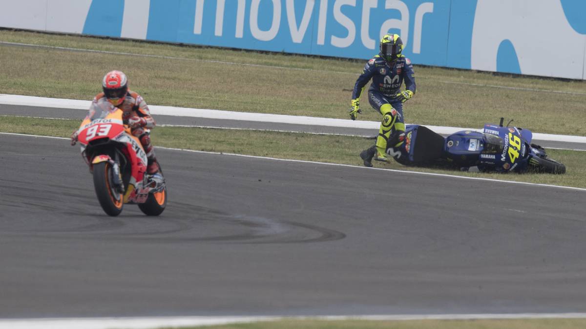 In Argentinien sorgt der Spanier jetzt für den Mega-Aufreger des Rennens und rammt Rossi von der Strecke