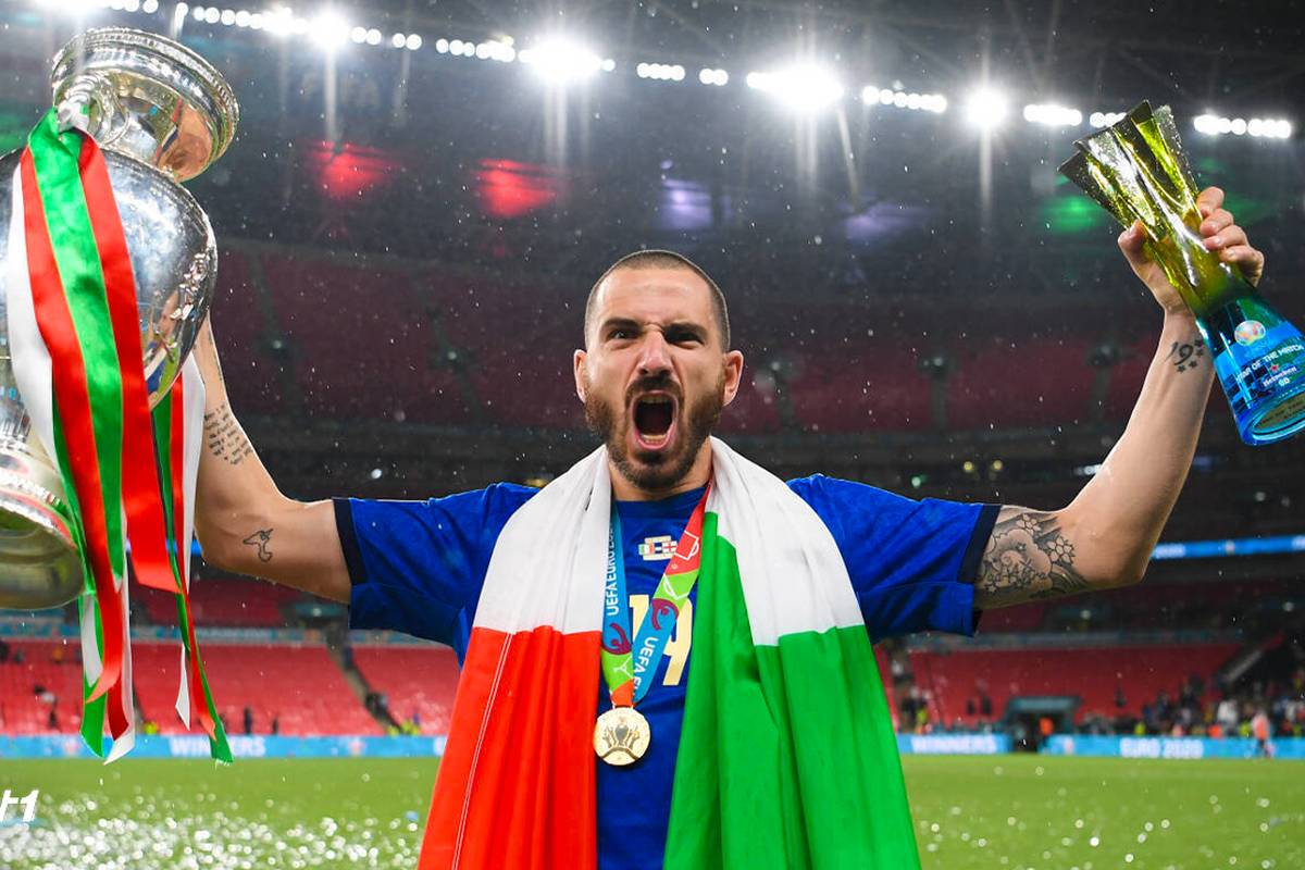 Wie gut war eigentlich Leonardo Bonucci? Er bildete zusammen mit Giorgio Chiellini eines der dominantesten Innenverteidiger-Duos der Welt, gewann mit Juventus Turin sechs Mal in Folge die Meisterschaft und krönte seine Karriere 2021 mit dem EM-Titel. Das ist seine Geschichte.  