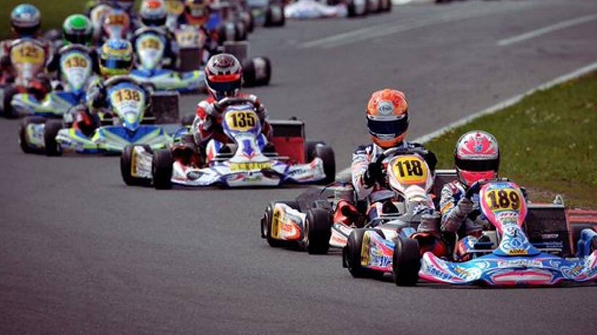 Sie wolle "richtig angreifen" heißt es auf Schreiners Homepage, die sich ihre ersten Sporen im Alter von zwölf Jahren im Kartsport verdiente