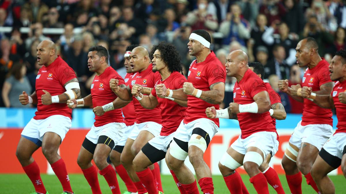 Außenseiter Tonga versucht mit seinem traditionellen Tanz Sipi Tau die "All Blacks" einzuschüchtern