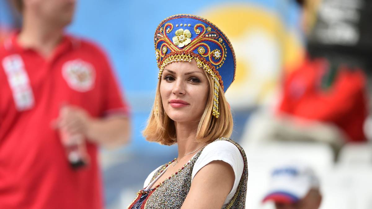 Zwei russische Damen verzücken ...