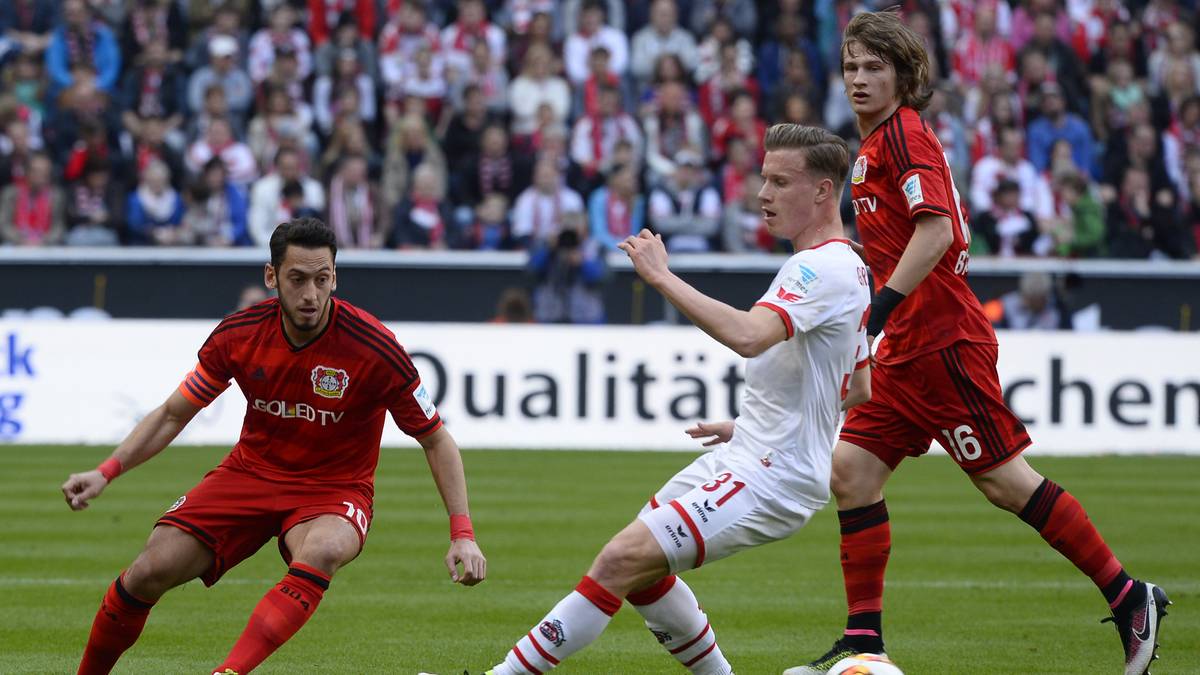 Die Geißböcke um Yannick Gerhardt (M.) erwischen den bessern Start und haben mehr vom Spiel