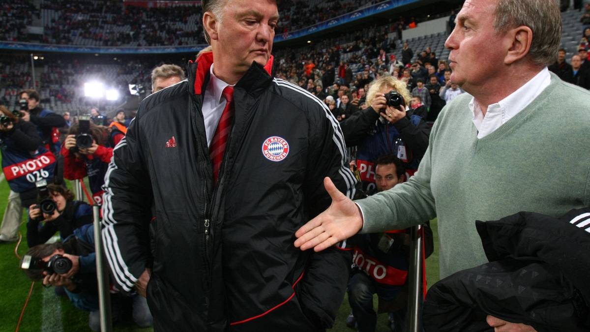 Wenig später trat Hoeneß nach: "Dass die Spieler hinter ihm standen, ist ein Märchen." Van Gaal sei fachlich top gewesen, meinte Hoeneß, "menschlich war er eine Katastrophe"