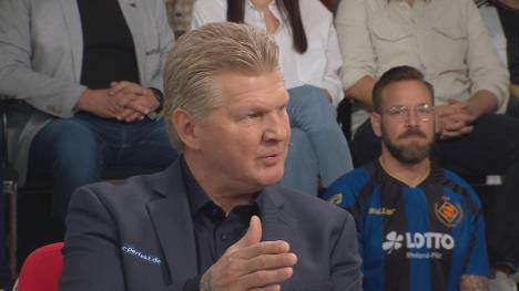 Stefan Effenberg ist nach der Trennung von Julian Nagelsmann beim FC Bayern der Meinung, dass gewisse Aussagen von Jupp Hynckes oder Ottmar Hitzfeld nicht getroffen worden wären. 
