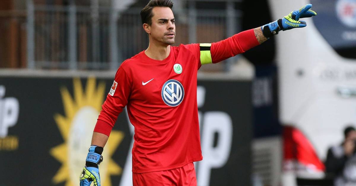 Wolfsburg brings back club legend