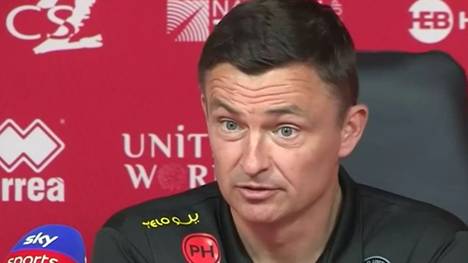 Nach der knappen 1:2-Niederlage gegen Manchester City ist Sheffield-United-Trainer Paul Heckingbottom sauer auf den VAR. Vor allem die Inkonsistenz der Entscheidungen macht den 46-Jährigen wütend.