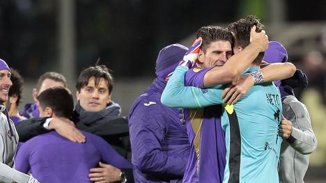 Mario Gomez jubelt mit dem AC Florenz