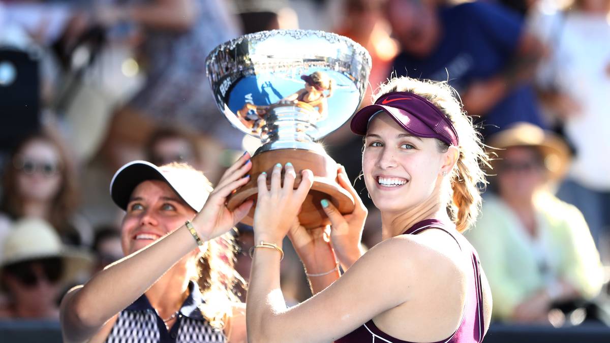 Der Start 2019 war ebenfalls vielversprechend: Bouchard kämpft sich in Auckland bis ins Viertelfinale vor, ehe sie der späteren Turniersiegerin Julia Görges im Tiebreak des dritten Satzes denkbar knapp unterliegt. Im Doppel läuft es noch besser: Bouchard gewinnt ihren ersten Doppel-Titel auf der WTA-Tour mit ihrer Partnerin Sofia Kenin