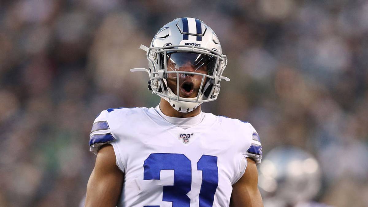 RANG 4 - BYRON JONES (Cornerback, Dallas Cowboys): Null Interceptions, insgesamt in fünf Saisons bei den Cowboys - doch die Zahlen trügen. Jones besticht durch Manndeckung, sodass nur 53,1 Prozent der Zuspiele auf seine Gegenspieler ankamen. Zudem ist er sehr vielseitig. Er gehört absolut zu den besten Cornerbacks der Liga, er ist der beste auf dem Markt