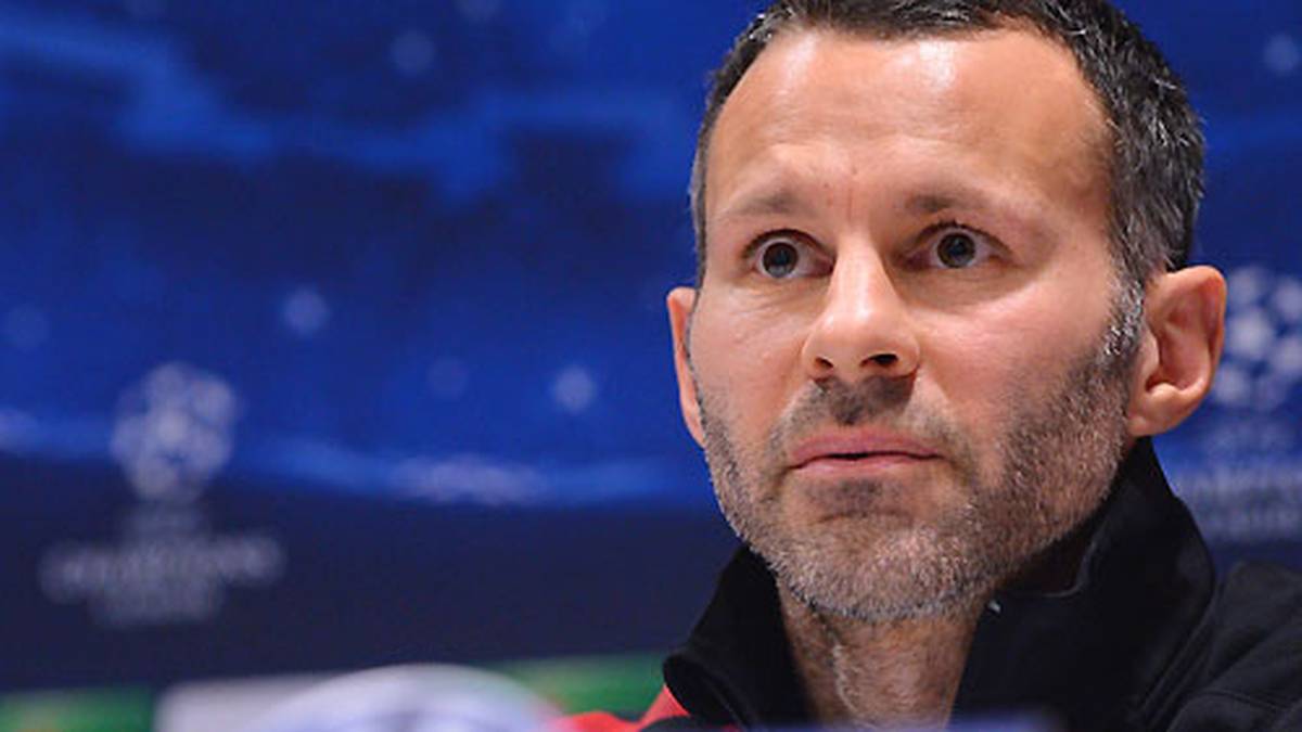 "Du willst ins Team kommen, du willst im Team bleiben, du willst Titel gewinnen, aber niemals denkst du daran, 1000 Spiele zu machen", sagt der Jubilar und kann es selbst kaum glauben. Dann fügt er hinzu: "Ich bin stolz darauf, was ich geleistet habe."