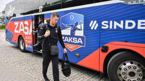 2023.05.18 Kedzierzyn-Kozle siatkowka mezczyzn Liga Mistrzow Grupa Azoty ZAKSA Kedzierzyn-Kozle Wylot ZAKSY na Super Final w Turynie N z David Smith Foto Lukasz Laskowski PressFocus 2023.05.18 Kedzierzyn-Kozle Volleyball Men Champions League season 2022 2023 David Smith Credit: Lukasz Laskowski PressFocus NEWSPIX.PL --- Newspix.pl Departure of Zaksa Kedzierzyn Kozle volleyball players to Turin, for the final of the Volleyball Champions League. POLAND OUT! PUBLICATIONxNOTxINxPOL 20230518xluk0011