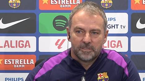 Hansi Flick beklagt sich über die fehlende Berücksichtigung von Barca-Star Raphinha in der Best XI-Auswahl der FIFA - und das mit drastischer Wortwahl. 