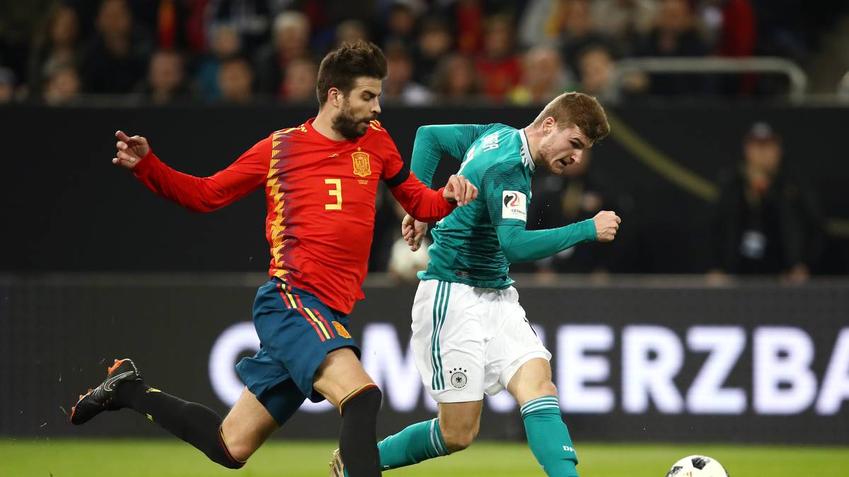 TIMO WERNER: Kam ordentlich ins Spiel, wurde einige Male steil geschickt. Kam dann nach einer Flanke von Kimmich einen Hauch zu spät (9.). Setzte die Kugel auf Pass von Khedira knapp neben den Kasten (23.). Danach bis zur Halbzeit nicht mehr gesehen. Nach Wiederanpfiff wieder gut im Spiel, aber oft überhastet oder ohne das nötige Schussglück. SPORT1-Note: 3,5