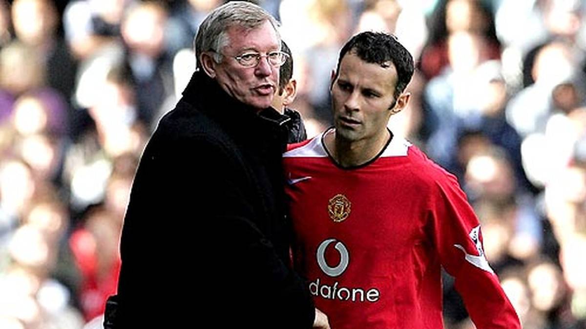 Für den ehemaligen United-Coach Ferguson ist "Giggsy" ein "körperliches Wunder". Einst verglich der Sir seinen verlängerten Arm auf dem Platz mit einem "Jack Russell Terrier, der einem Fetzen Silberpapier hinterherjagt"