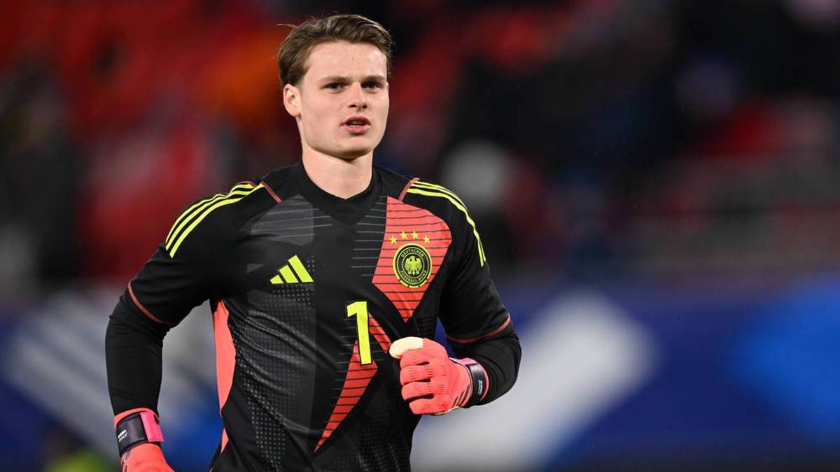 JONAS URBIG:
Nicht im offiziellen Kader, aber zu Trainingszwecken dabei.