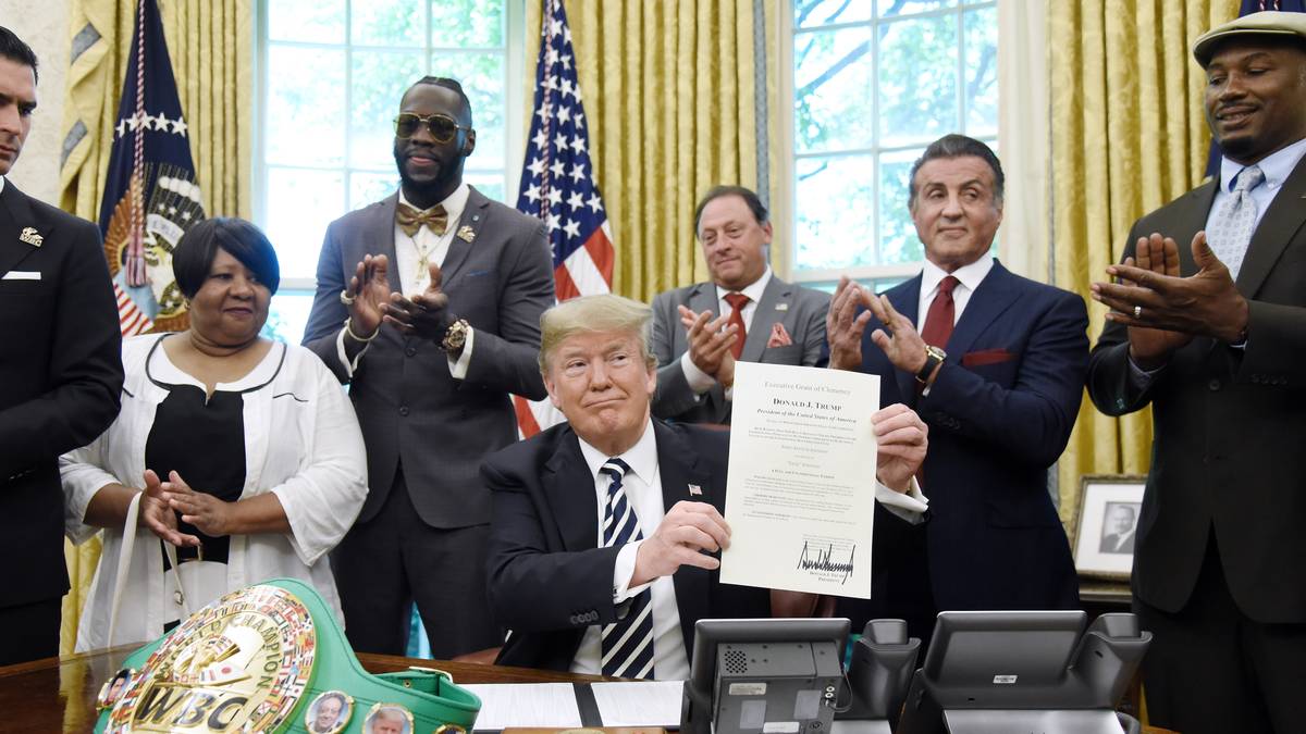 Nach jahrzehntelangem Ringen um die Reinwaschung von Johnsons Namen wurde er schließlich im Mai 2018 posthum von US-Präsident Donald Trump begnadigt