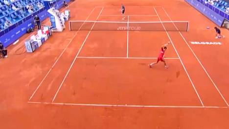 Novak Djokovic hat gegen den Deutschen Mats Moraing große Mühe. Dann rastet der Weltranglisteerste komplett aus.