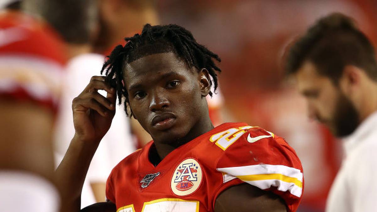 Einer, der Williams richtig Feuer machen könnte, ist Running Back Rookie Darwin Thompson. Der Sechstrundenpick der Chiefs aus dem diesjährigen Draft ist zwar nur 1,73 Meter groß, hat aber unfassbar viel Power