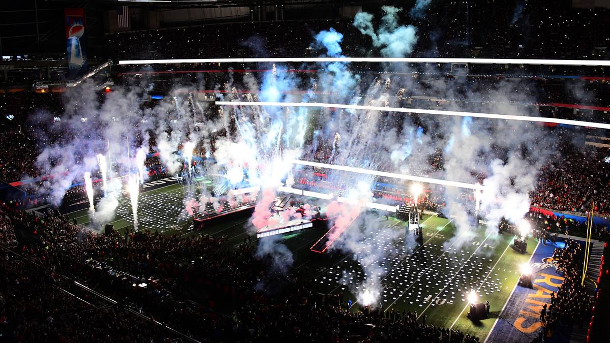 Selbstverständlich darf auch ein fettes Feuerwerk nicht fehlen 