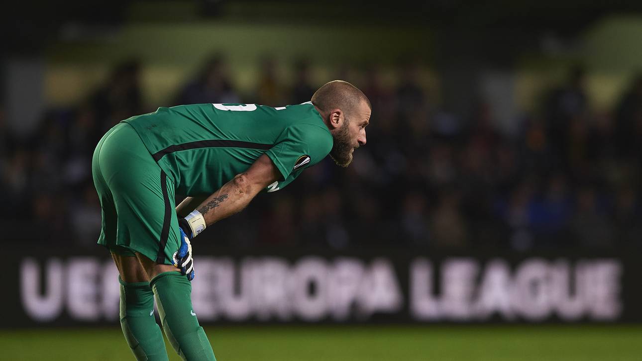 Prags Keeper sorgt für Slapstick-Tor